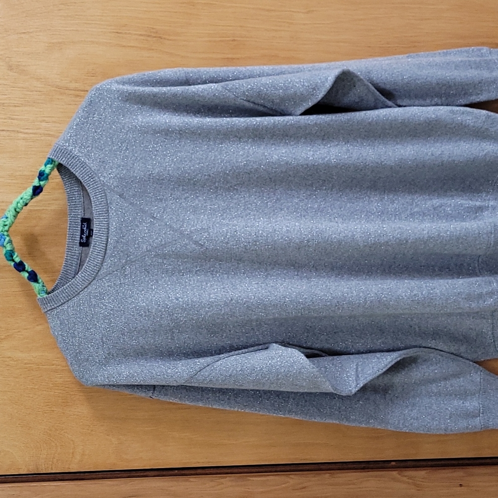 Splendid Maternity sweater in grey/silver